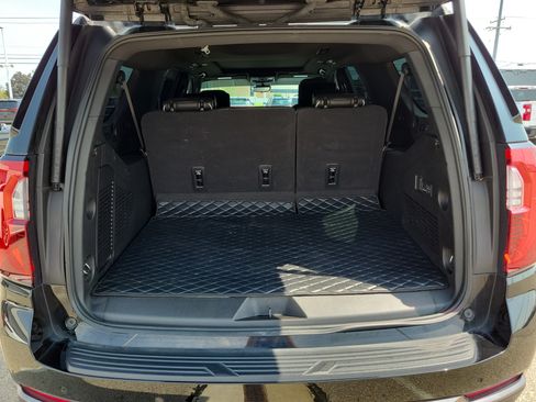 Used 2025 GMC Yukon XL AT4 Ultimate AWD/4WD image 7