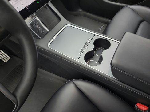 Used 2023 Tesla Model Y Performance AWD/4WD image 11