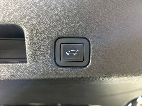 Used 2025 GMC Acadia Denali AWD/4WD image 22