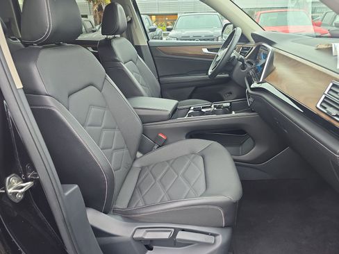 Used 2024 Volkswagen Atlas SE image 31