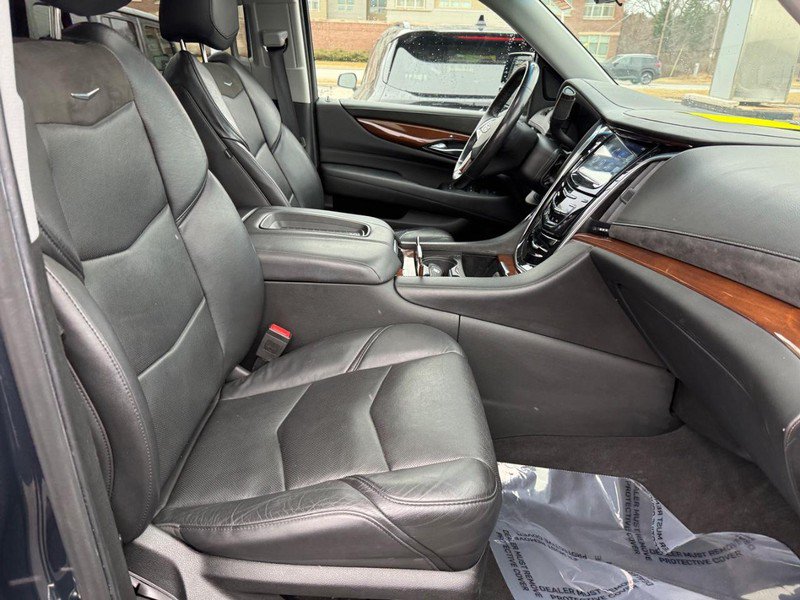 Used 2019 Cadillac Escalade Premium Luxury AWD/4WD image 9