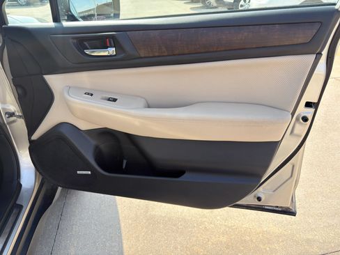 Used 2017 Subaru Outback 2.5i Limited AWD/4WD image 30