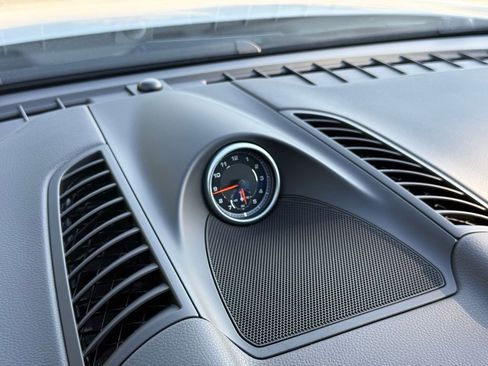 Used 2018 Porsche Cayenne Platinum Edition image 39