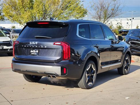New 2025 Kia Telluride S image 4