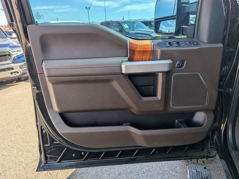 Used 2017 Ford F250 King Ranch w/ King Ranch Ultimate Package AWD/4WD image 11