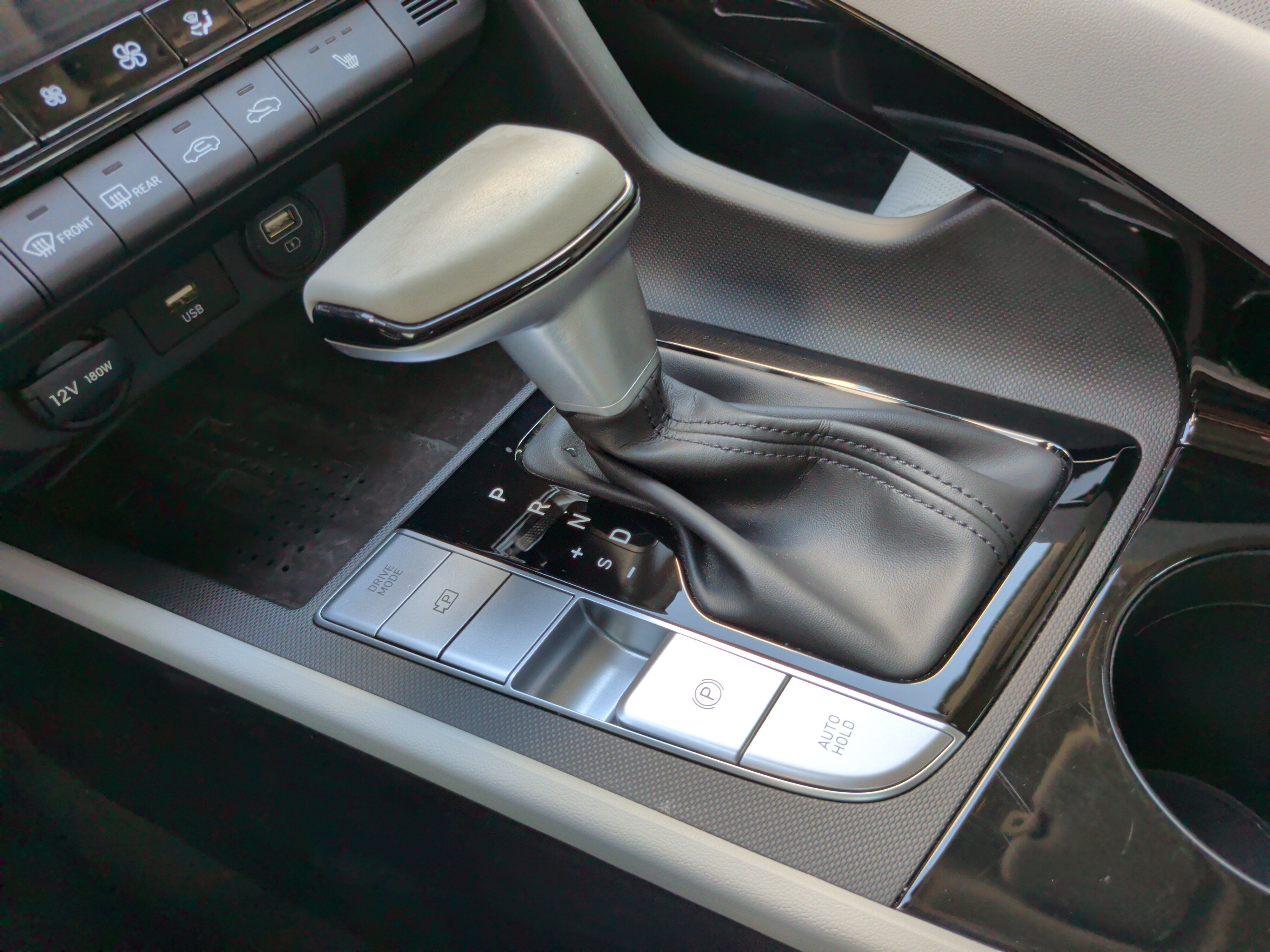 Used 2022 Hyundai Elantra Limited FWD image 19