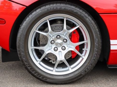 Used 2006 Ford GT RWD image 88