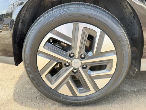 Used 2023 Hyundai Kona Limited FWD image 39