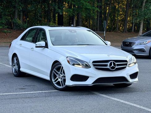 Used 2014 Mercedes-Benz E 350 Sedan image 3