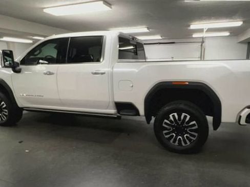 Certified 2025 GMC Sierra 3500 Denali Ultimate AWD/4WD image 6
