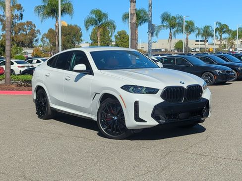 New 2026 BMW X6 xDrive40i w/ Executive Package image 2