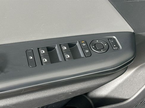 Used 2025 Kia K4 LXS FWD image 15