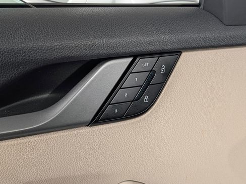 Certified 2025 Porsche 911 Carrera RWD image 25