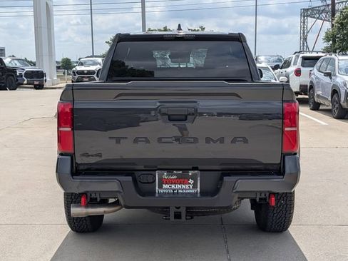 Used 2025 Toyota Tacoma TRD Off-Road AWD/4WD image 7