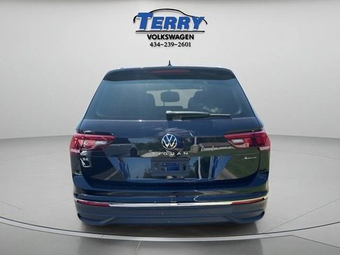 Certified 2024 Volkswagen Tiguan SE w/ Panoramic Sunroof Package image 3