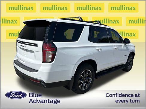 Used 2022 Chevrolet Tahoe Z71 w/ Luxury Package AWD/4WD image 2