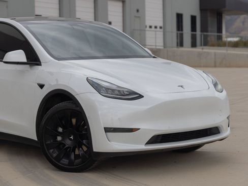 Used 2020 Tesla Model Y Long Range AWD/4WD image 3