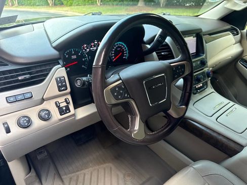 Used 2018 GMC Yukon Denali w/ Denali Ultimate Package AWD/4WD image 23