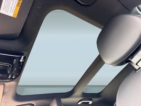 Certified 2026 Mercedes-Benz C 300 4MATIC Sedan image 24