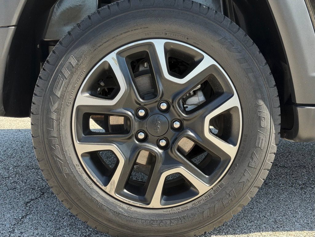 Used 2019 Jeep Compass Trailhawk AWD/4WD image 32