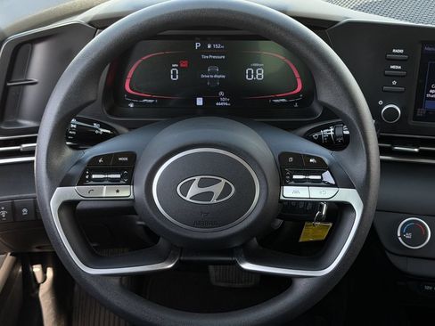 Used 2024 Hyundai Elantra SE FWD image 12