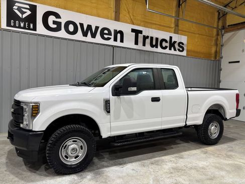 Used 2019 Ford F250 4x4 SuperCab Super Duty image 4