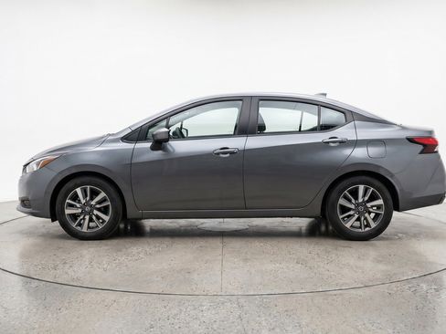 Used 2025 Nissan Versa SV FWD image 5