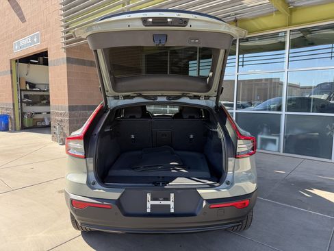 Used 2023 Volvo C40 P8 Recharge Plus image 37