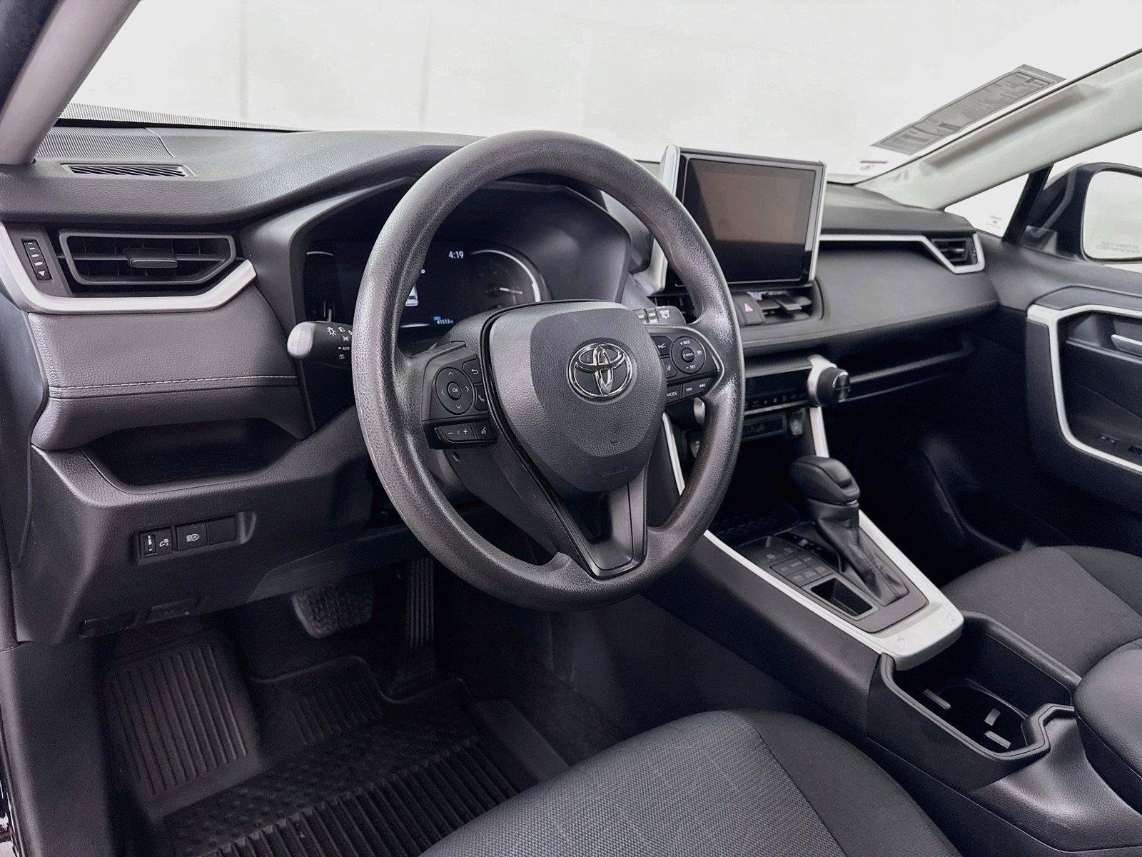 Certified 2025 Toyota RAV4 XLE AWD/4WD image 4