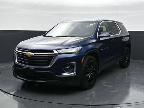 Used 2023 Chevrolet Traverse LS w/ Safety Package AWD/4WD image 5