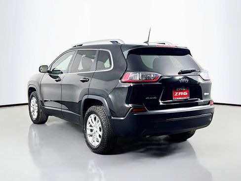 Used 2019 Jeep Cherokee Latitude w/ Cold Weather Group AWD/4WD image 3