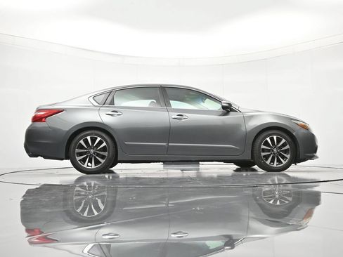 Used 2016 Nissan Altima 2.5 SL w/ 2.5 Technology w/LED Package FWD image 41