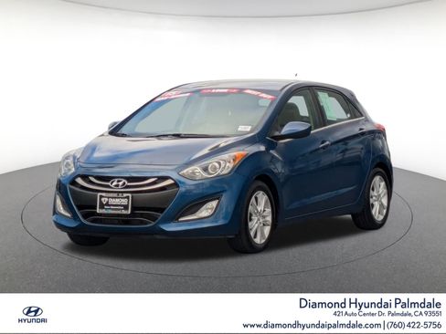 Used 2015 Hyundai Elantra GT image 3