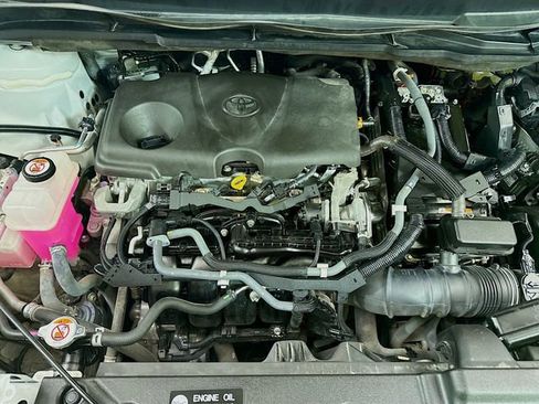 Used 2021 Toyota Sienna Platinum image 33