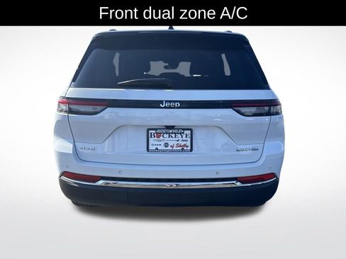 Used 2023 Jeep Grand Cherokee Limited image 4