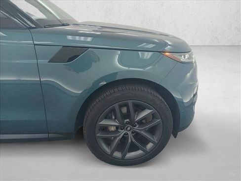 Used 2025 Land Rover Range Rover Sport SE image 11