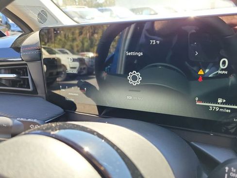 New 2026 Nissan Kicks SR image 14