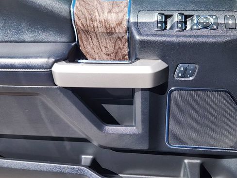 Used 2018 Ford F250 Lariat w/ Lariat Value Package AWD/4WD image 10