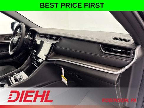 New 2026 Jeep Grand Cherokee Altitude AWD/4WD image 16