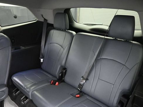 Used 2018 Buick Enclave Essence FWD image 32