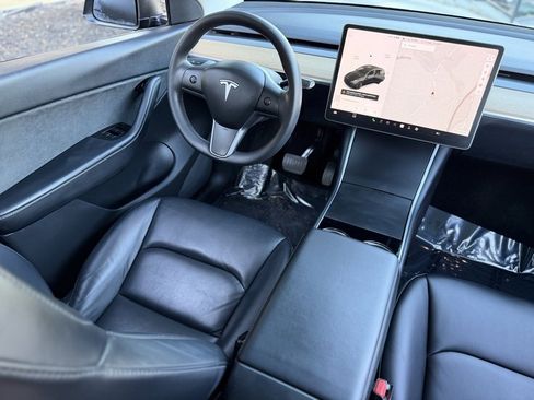 Used 2020 Tesla Model Y Long Range image 41