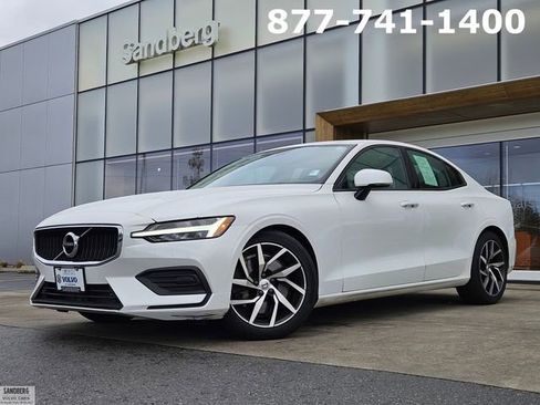 Used 2019 Volvo S60 T6 Momentum w/ Multimedia Package image 1