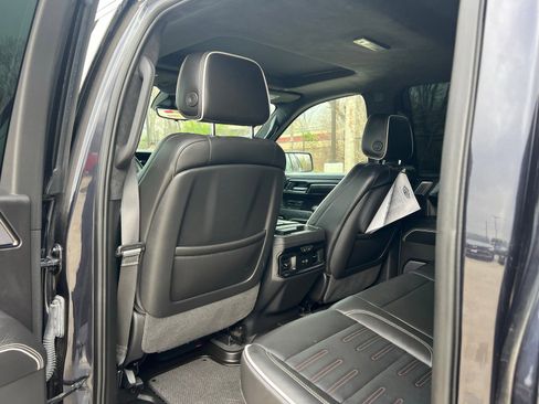 Used 2022 GMC Sierra 1500 AT4X image 16