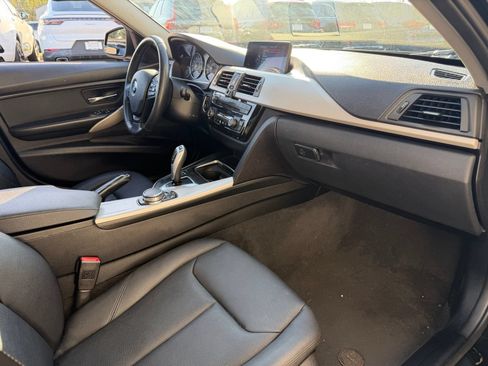 Used 2016 BMW 320i Sedan RWD image 22
