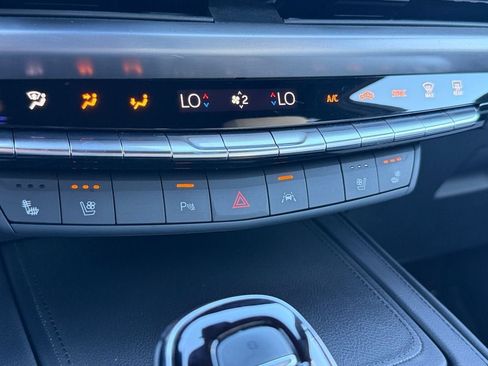 Used 2024 Cadillac XT4 Sport AWD/4WD image 33