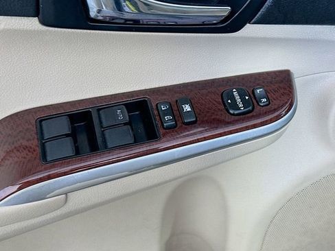 Used 2012 Toyota Camry XLE FWD image 17