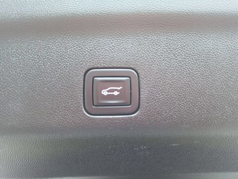 Certified 2023 GMC Yukon XL Denali AWD/4WD image 17