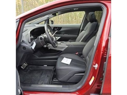 Used 2025 Cadillac Optiq Sport 2 w/ LPO, Floor Liner Package AWD/4WD image 5