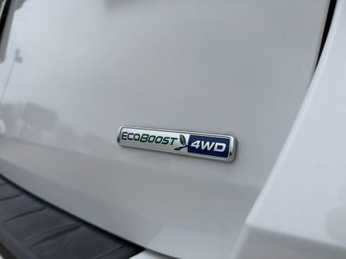 Used 2020 Ford Explorer XLT image 12