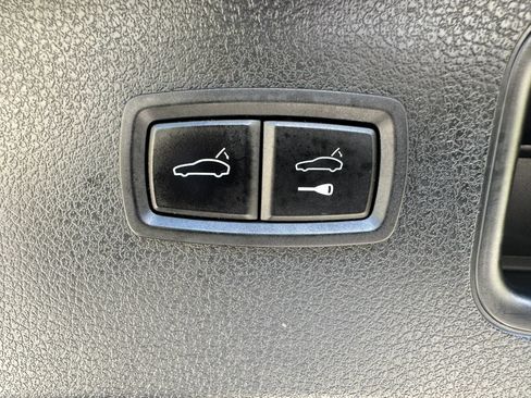 Used 2017 Porsche Macan AWD/4WD image 35